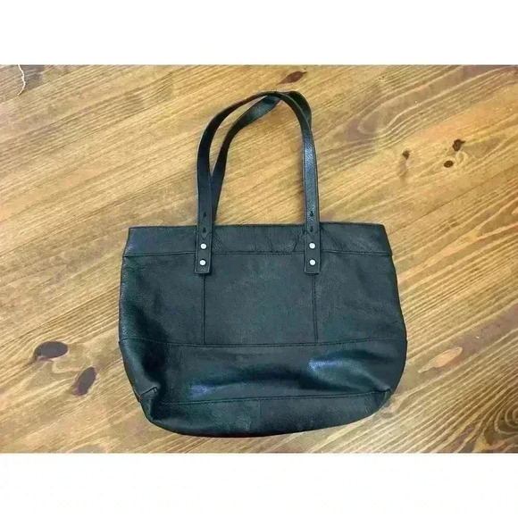 Fossil Black Pebbled Leather Shoulder Zipper Tote - Picture 7 of 7